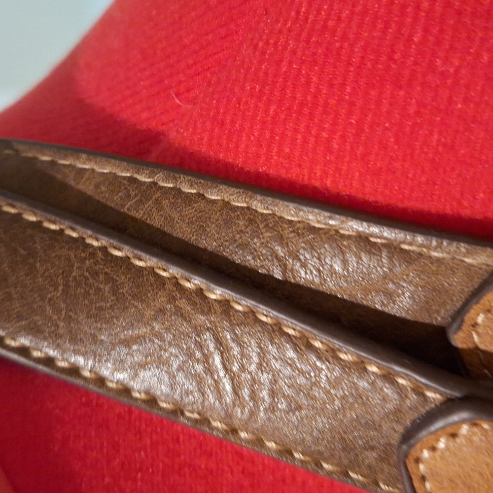Justin Purse - Picture 9 of 16